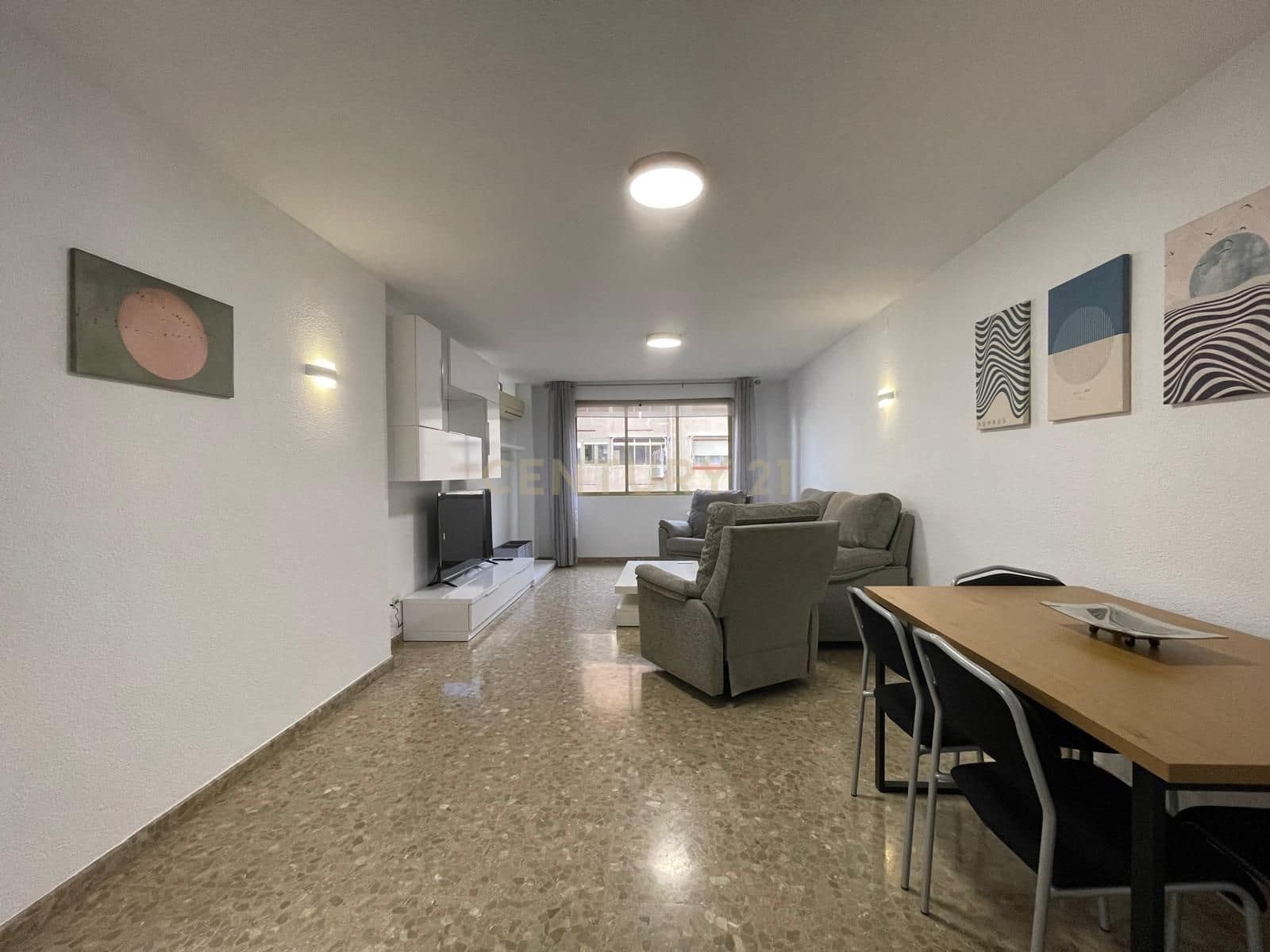 3 bedroom Flat for rent in Granada city with garage - € 1,000 (Ref: 9547253)