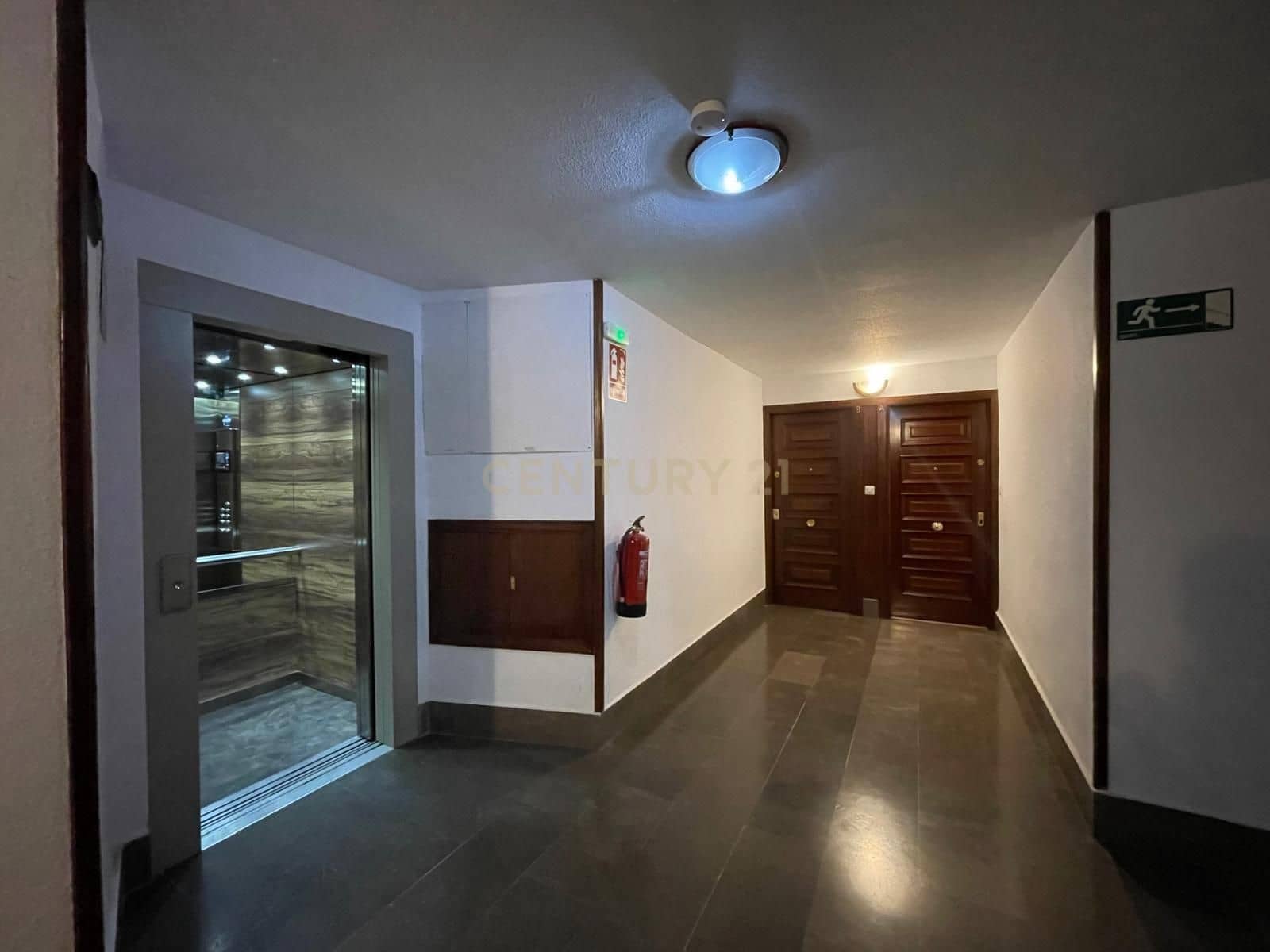 3 bedroom Flat for rent in Granada city with garage - € 1,000 (Ref: 9547253)