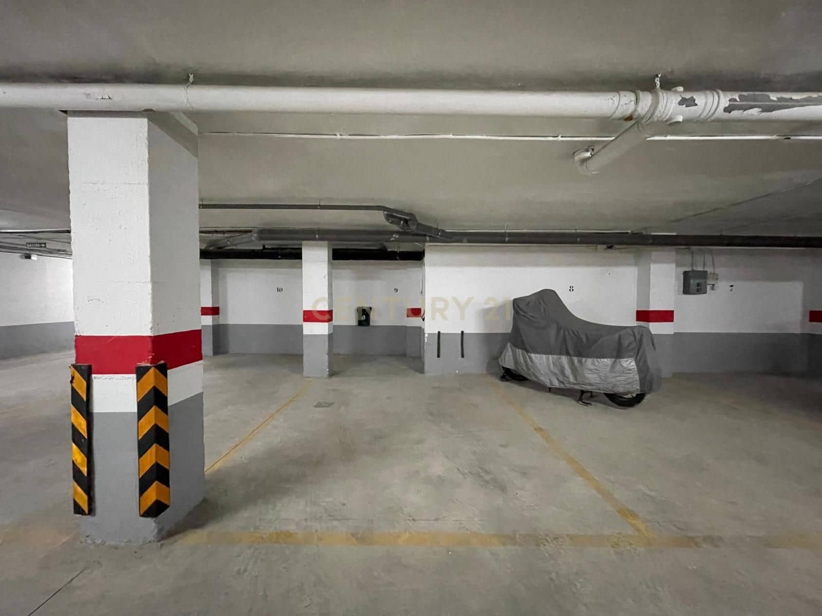 3 bedroom Flat for rent in Granada city with garage - € 1,000 (Ref: 9547253)