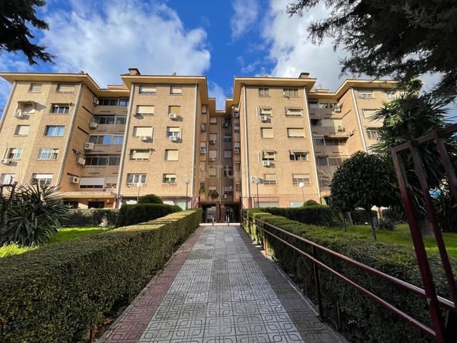 3 bedroom Flat for rent in San Francisco Javier, Granada city with garage - € 1,000 (Ref: 9547253)