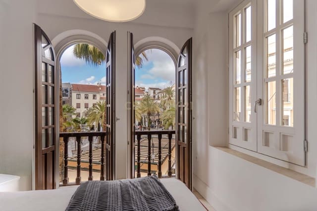 3 soveværelse Lejlighed til salg i Centro - Sagrario, Granada by - € 790.000 (Ref: 9558972)