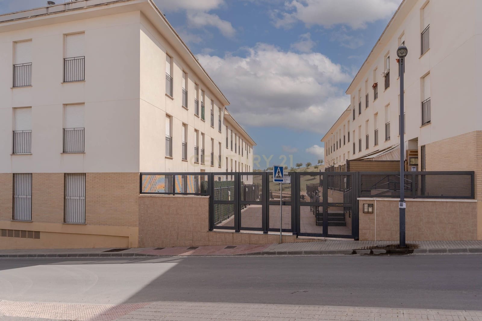 2 soveværelse Lejlighed til salg i Las Gabias med swimmingpool - € 126.440 (Ref: 9606744)