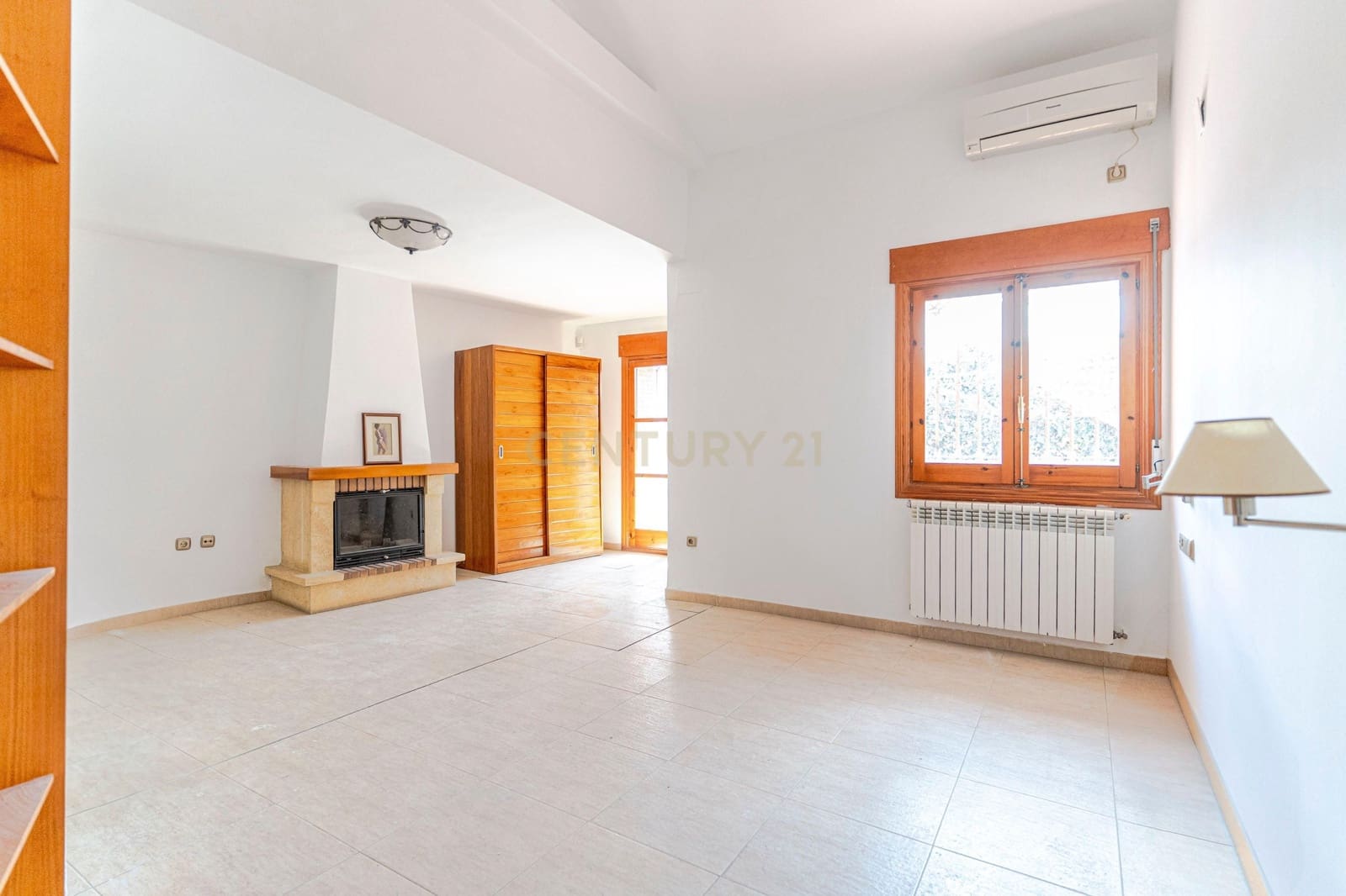 6 soveværelse Finca/Landehus til salg i Granada by med swimmingpool garage - € 830.000 (Ref: 9609980)