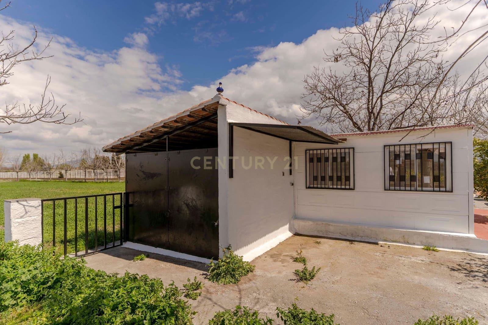 6 soveværelse Finca/Landehus til salg i Granada by med swimmingpool garage - € 830.000 (Ref: 9609980)