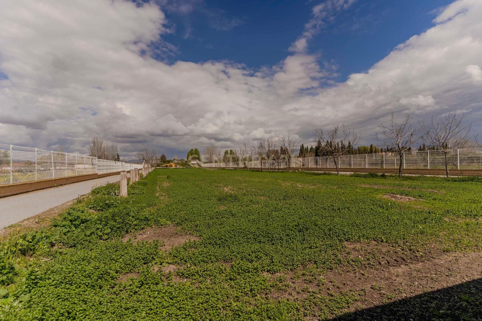 6 soveværelse Finca/Landehus til salg i Granada by med swimmingpool garage - € 830.000 (Ref: 9609980)