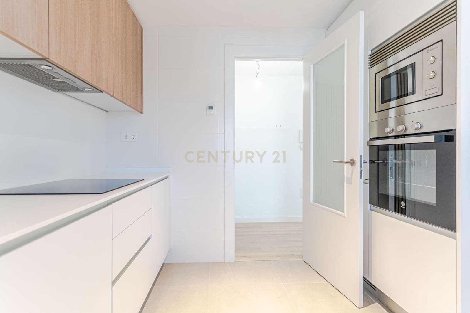 3 soveværelse Lejlighed til salg i Granada by med swimmingpool - € 389.000 (Ref: 9611904)