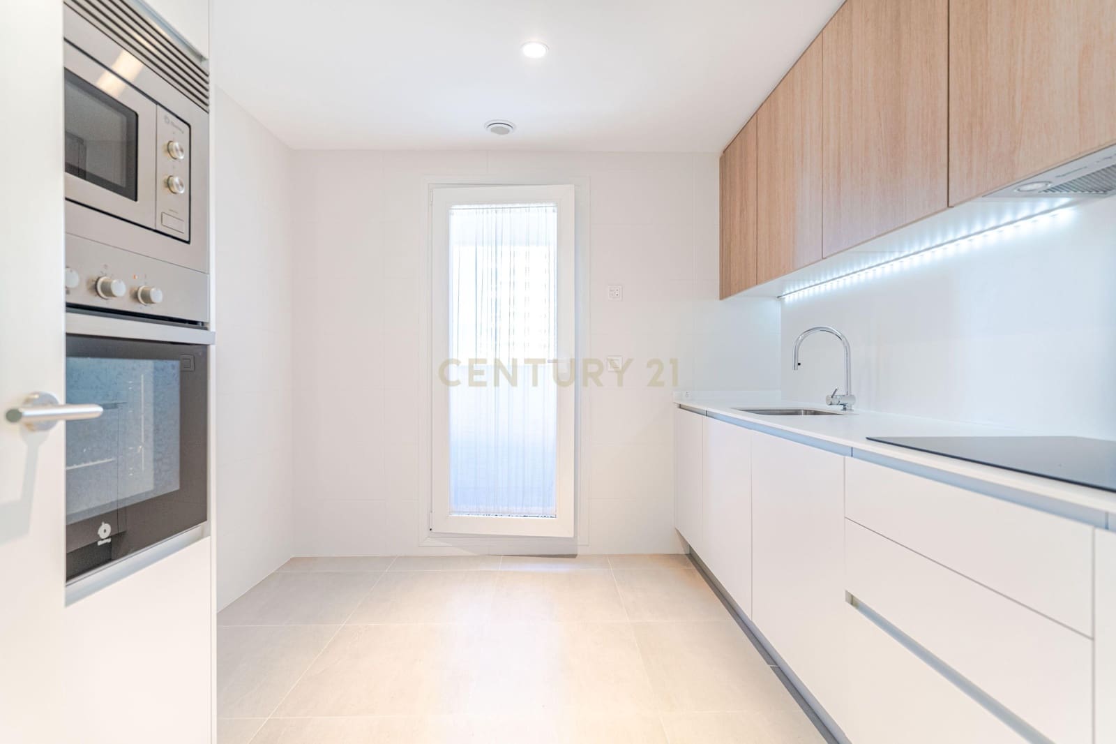 3 soveværelse Lejlighed til salg i Granada by med swimmingpool - € 389.000 (Ref: 9611904)