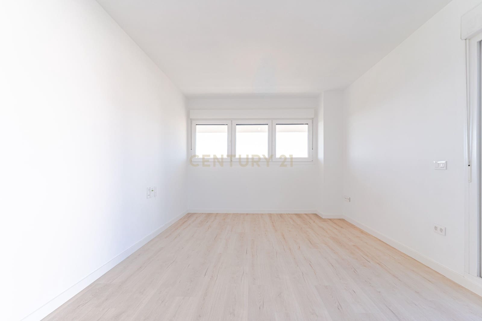 3 soveværelse Lejlighed til salg i Granada by med swimmingpool - € 389.000 (Ref: 9611904)