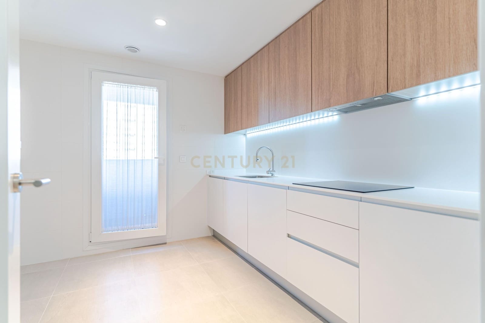 3 soveværelse Lejlighed til salg i Granada by med swimmingpool - € 389.000 (Ref: 9611904)