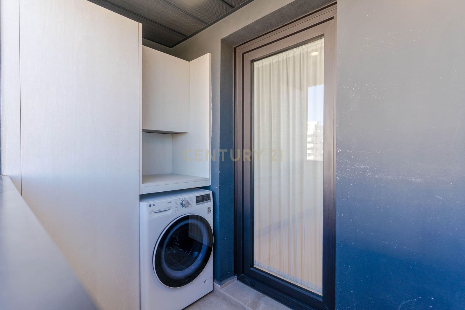 3 soveværelse Lejlighed til salg i Granada by med swimmingpool - € 389.000 (Ref: 9611904)