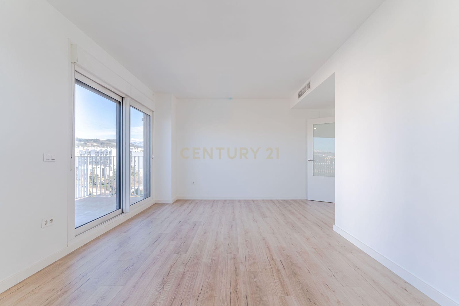 3 soveværelse Lejlighed til salg i Granada by med swimmingpool - € 389.000 (Ref: 9611904)