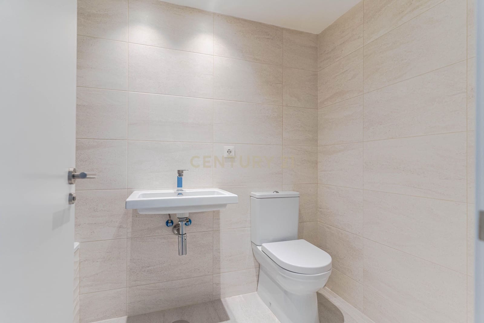 3 soveværelse Lejlighed til salg i Granada by med swimmingpool - € 389.000 (Ref: 9611904)