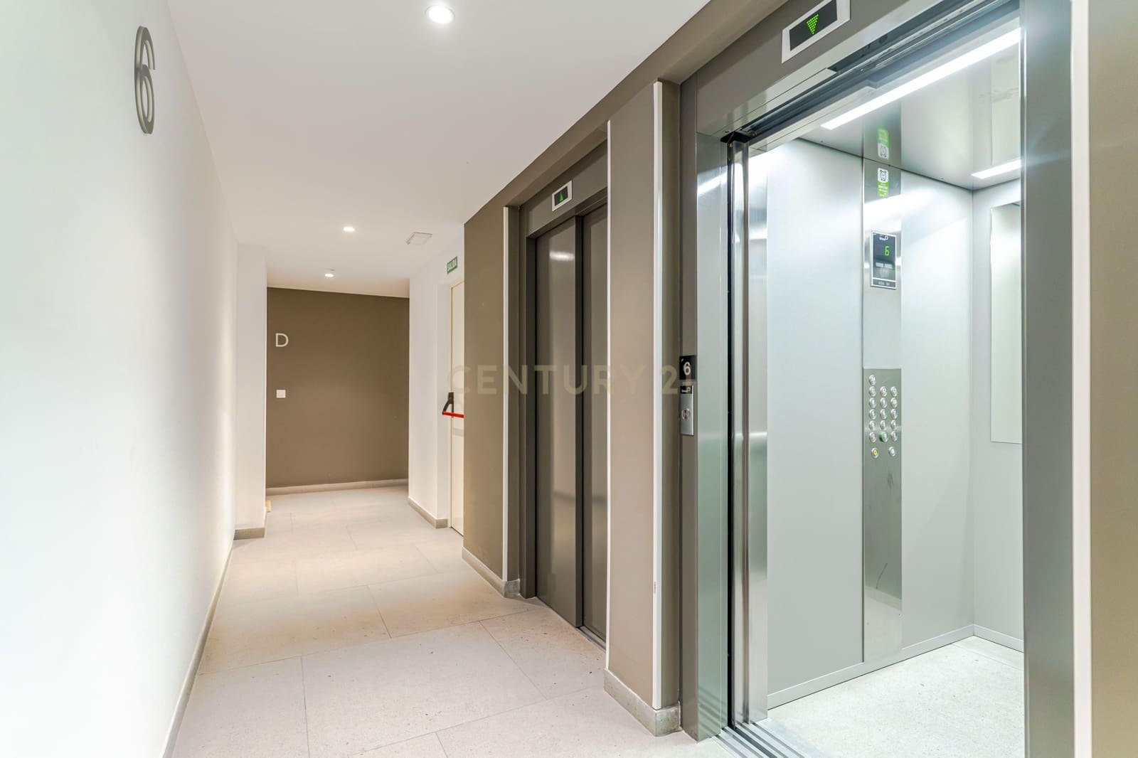 3 soveværelse Lejlighed til salg i Granada by med swimmingpool - € 389.000 (Ref: 9611904)