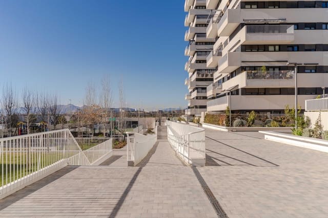 Piso de 3 habitaciones en Avda. Federico Garcia Lorca - Nueva Estación Autobuses, Granada ciudad en venta con piscina - 389.000 € (Ref: 9611904)