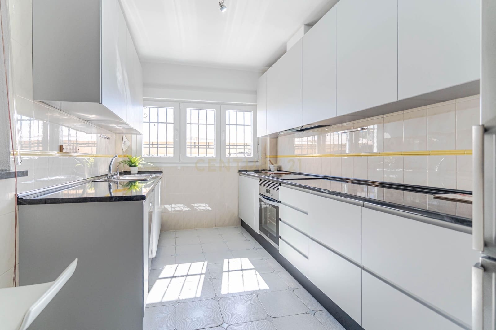 4 bedroom Semi-detached Villa for sale in Padul - € 369,000 (Ref: 9622753)