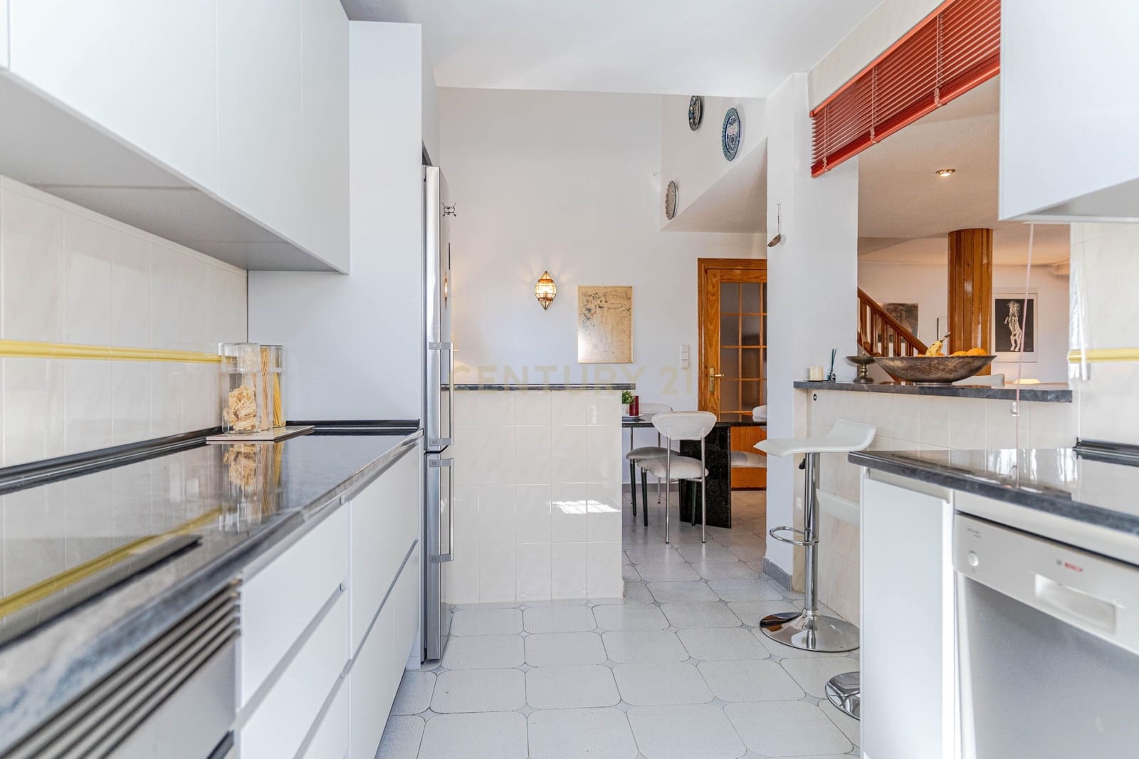 4 bedroom Semi-detached Villa for sale in Padul - € 369,000 (Ref: 9622753)