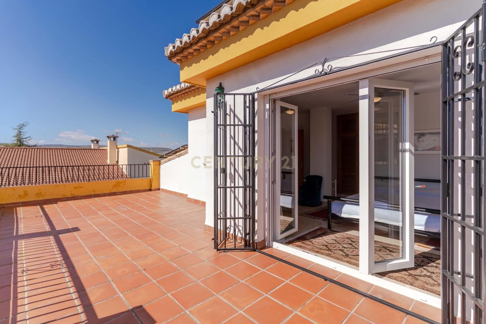 4 bedroom Semi-detached Villa for sale in Padul - € 369,000 (Ref: 9622753)