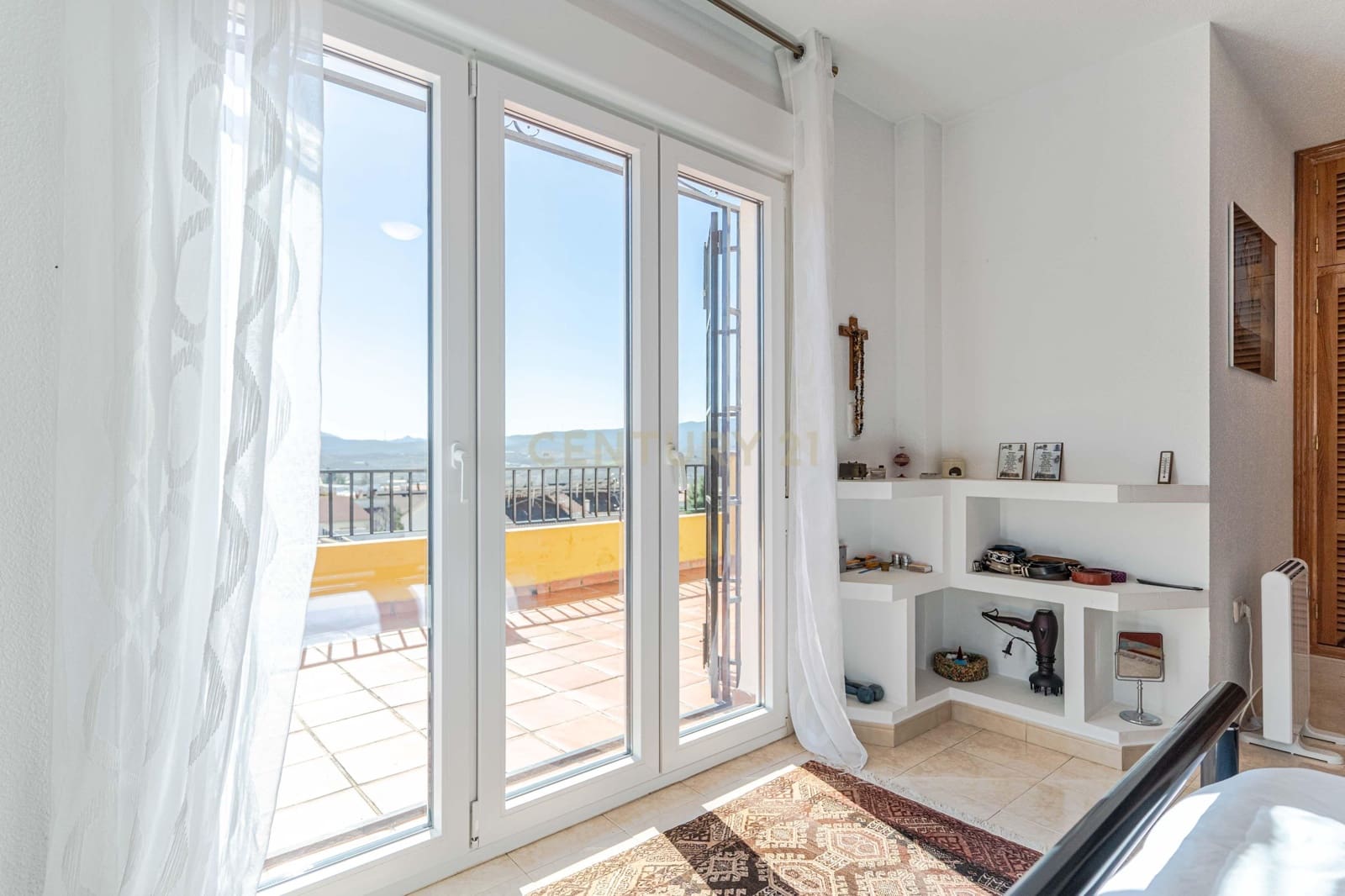 4 bedroom Semi-detached Villa for sale in Padul - € 369,000 (Ref: 9622753)