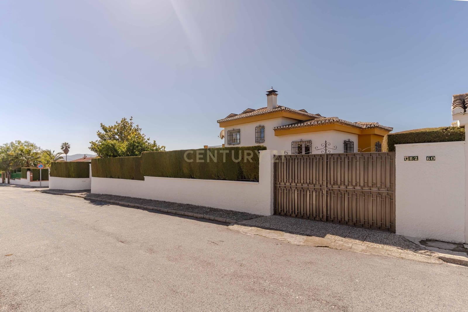 4 bedroom Semi-detached Villa for sale in Padul - € 369,000 (Ref: 9622753)