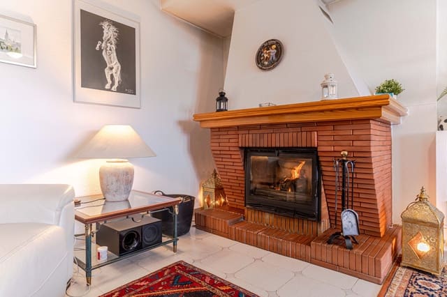 4 bedroom Semi-detached Villa for sale in Padul - € 369,000 (Ref: 9622753)