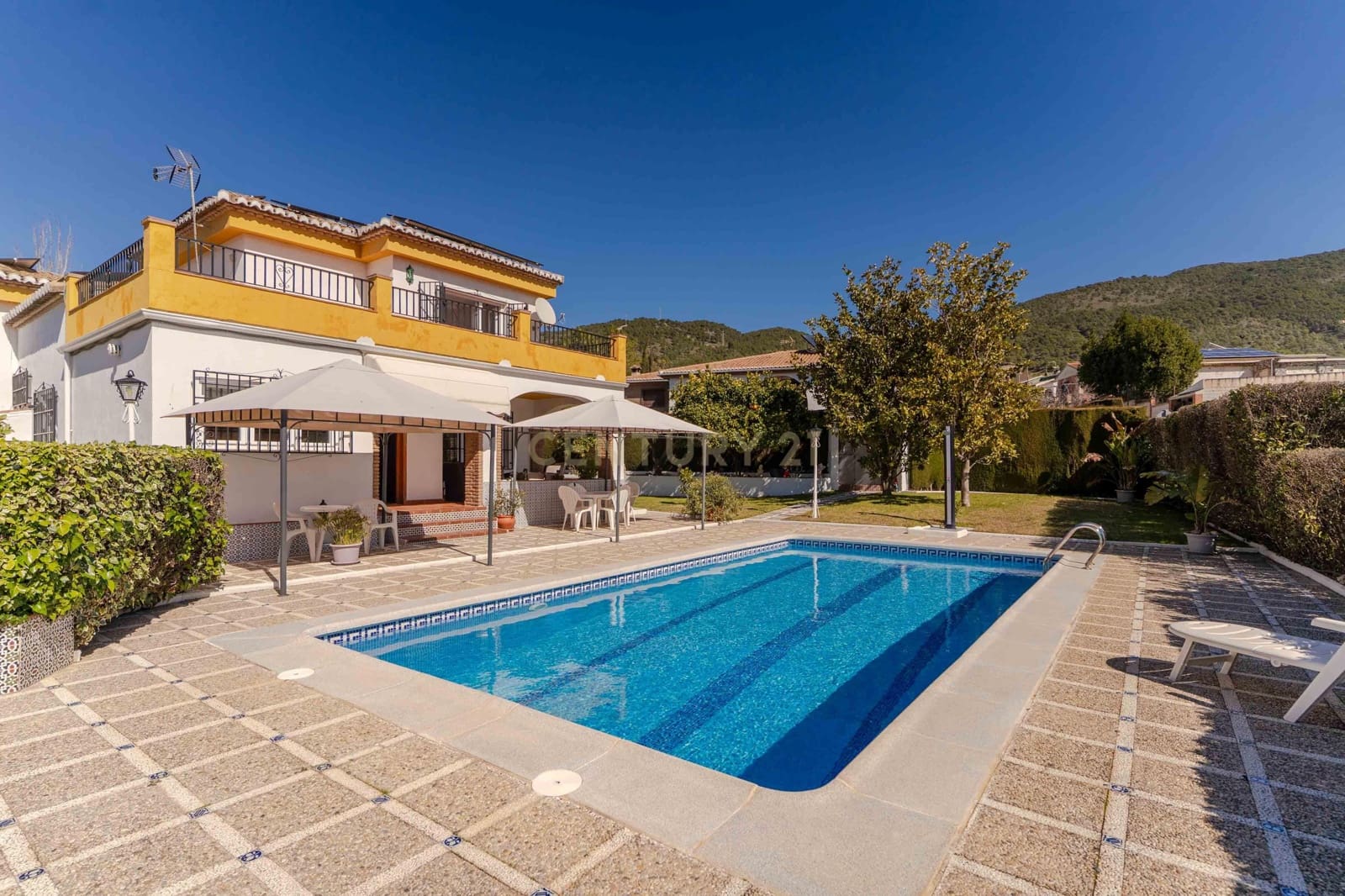 4 bedroom Semi-detached Villa for sale in Padul - € 369,000 (Ref: 9622753)