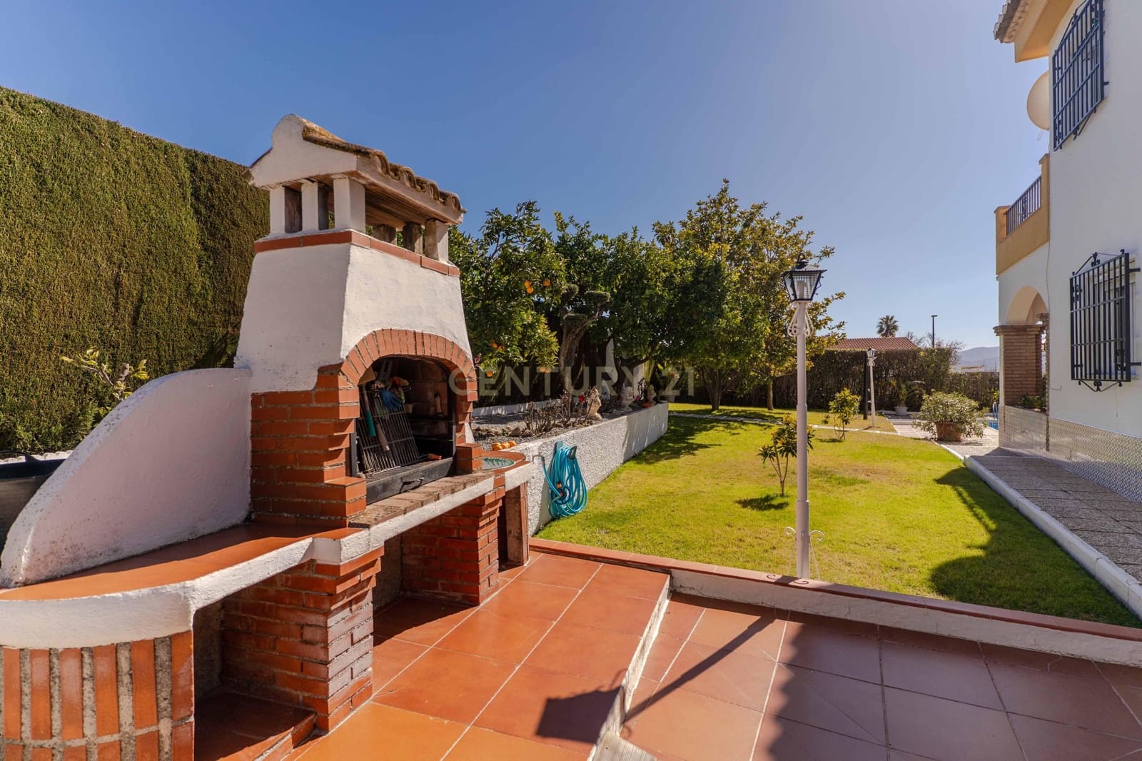 4 bedroom Semi-detached Villa for sale in Padul - € 369,000 (Ref: 9622753)