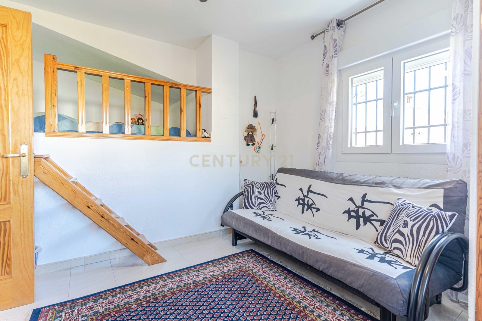 4 bedroom Semi-detached Villa for sale in Padul - € 369,000 (Ref: 9622753)