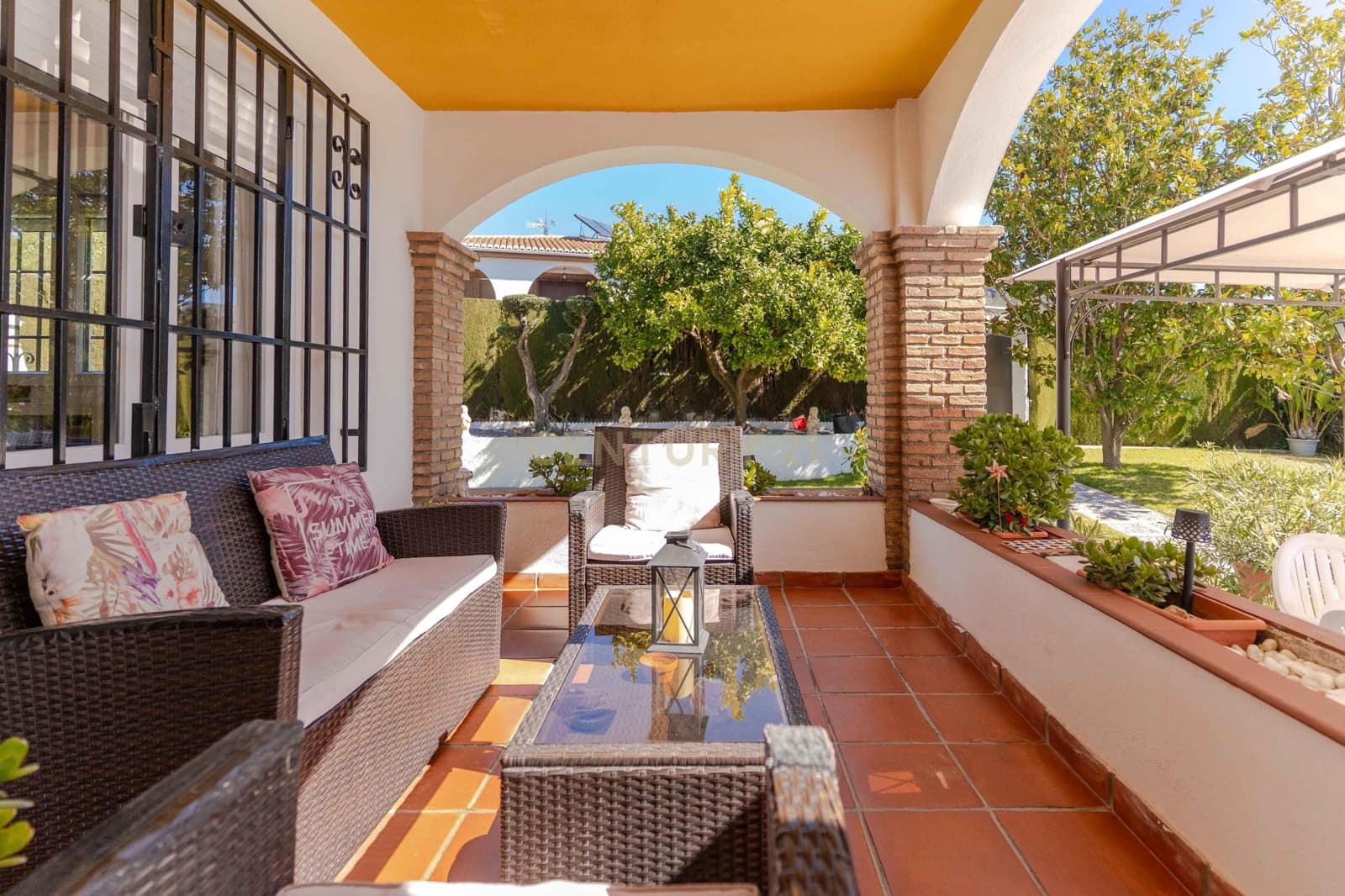 4 bedroom Semi-detached Villa for sale in Padul - € 369,000 (Ref: 9622753)