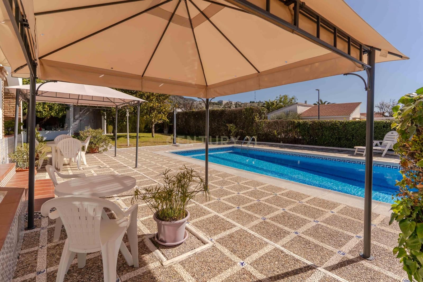 4 bedroom Semi-detached Villa for sale in Padul - € 369,000 (Ref: 9622753)