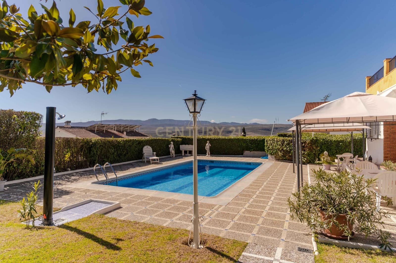 4 bedroom Semi-detached Villa for sale in Padul - € 369,000 (Ref: 9622753)