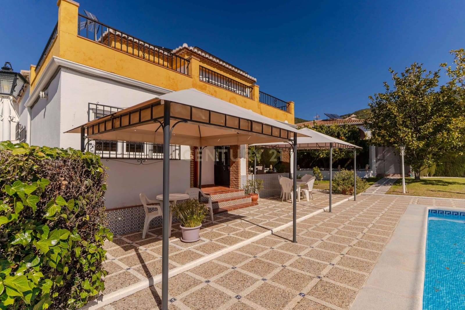 4 bedroom Semi-detached Villa for sale in Padul - € 369,000 (Ref: 9622753)