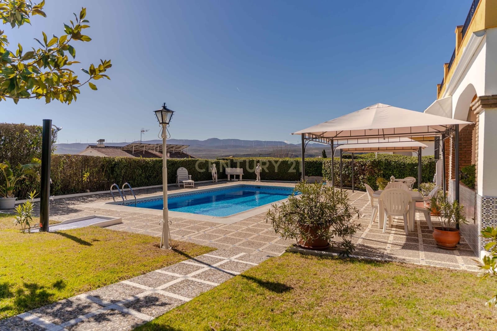 4 bedroom Semi-detached Villa for sale in Padul - € 369,000 (Ref: 9622753)