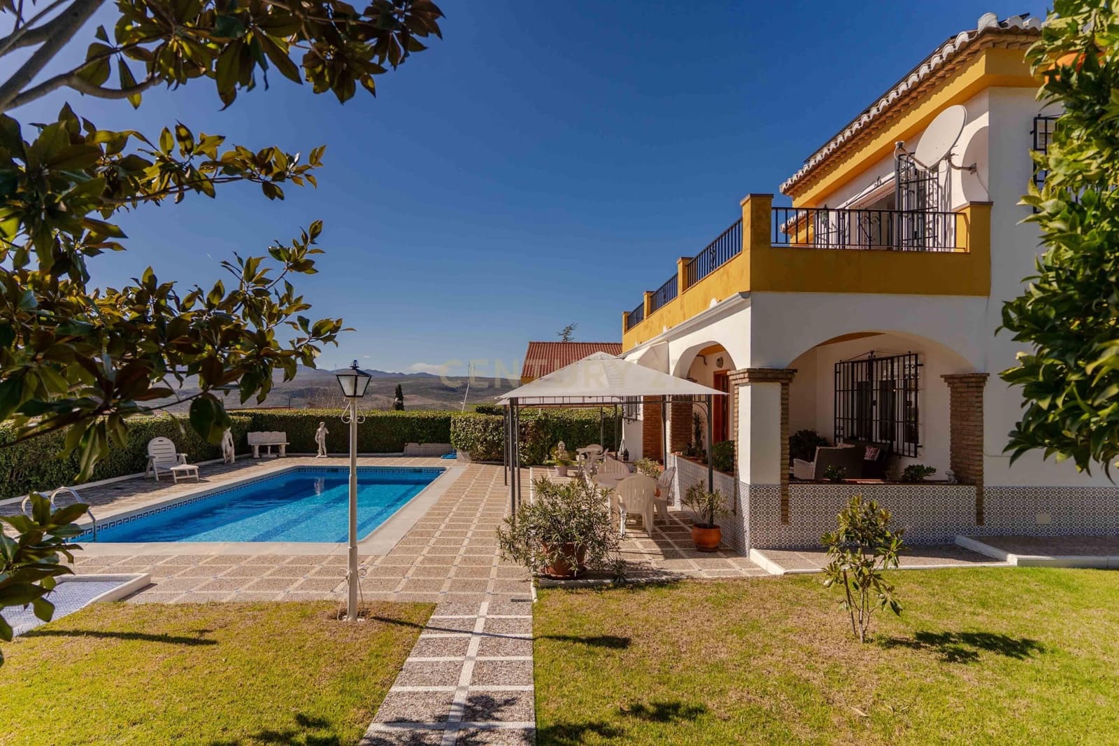 4 bedroom Semi-detached Villa for sale in Padul - € 369,000 (Ref: 9622753)