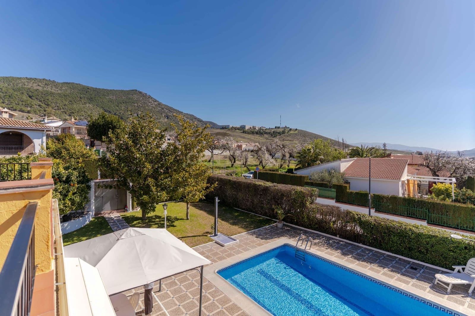 4 bedroom Semi-detached Villa for sale in Padul - € 369,000 (Ref: 9622753)