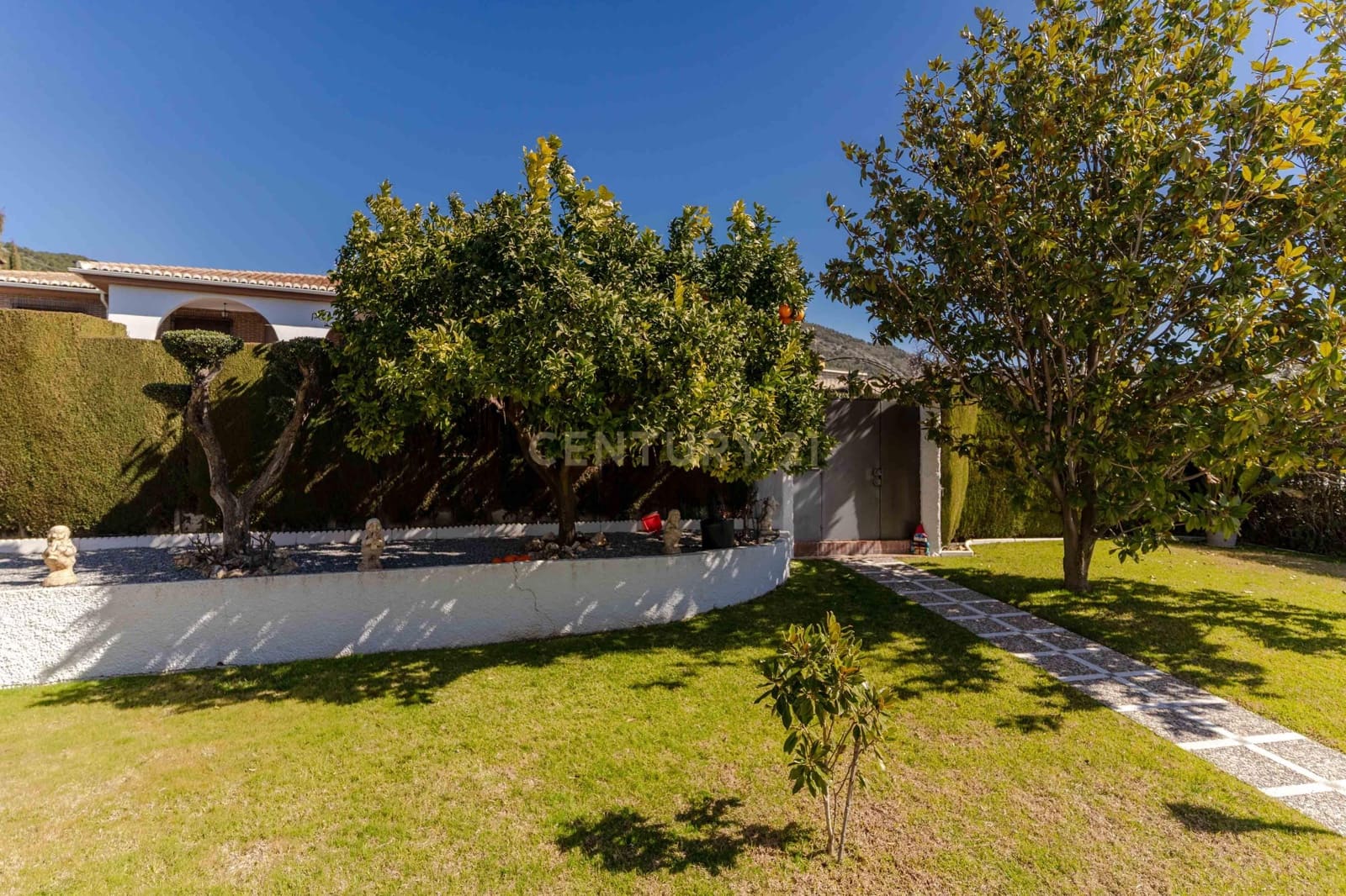 4 bedroom Semi-detached Villa for sale in Padul - € 369,000 (Ref: 9622753)