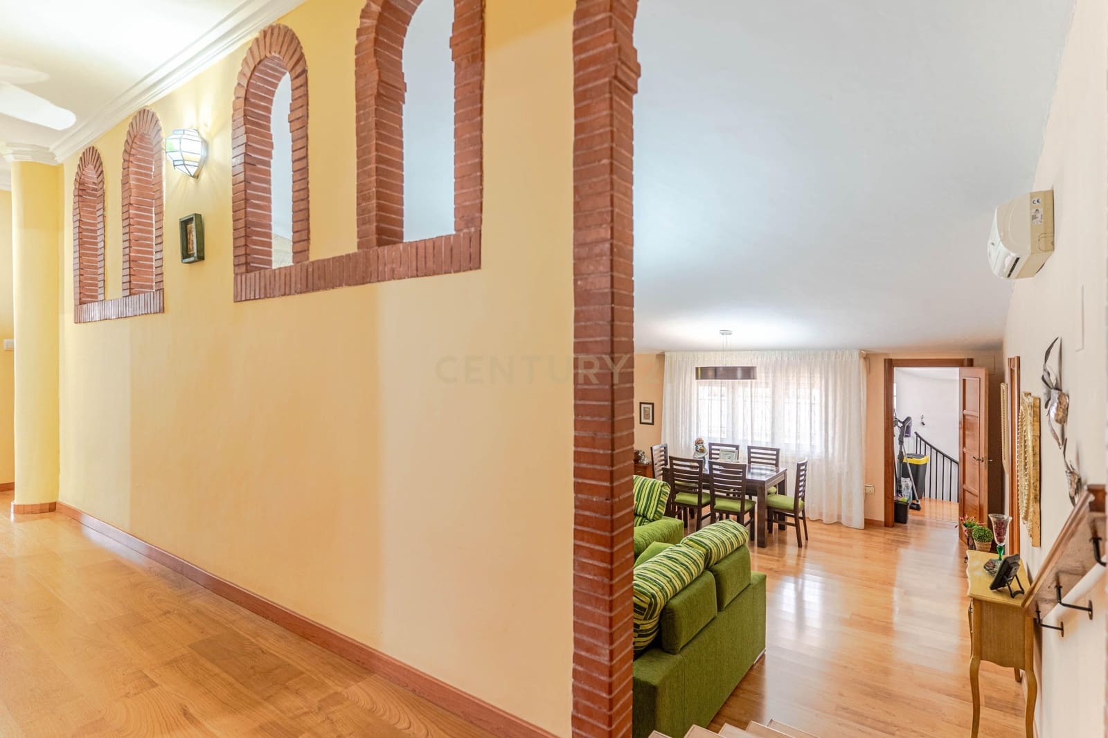 4 makuuhuone Huvila myytävänä paikassa Padul mukana uima-altaan - 389 000 € (Ref: 9624074)