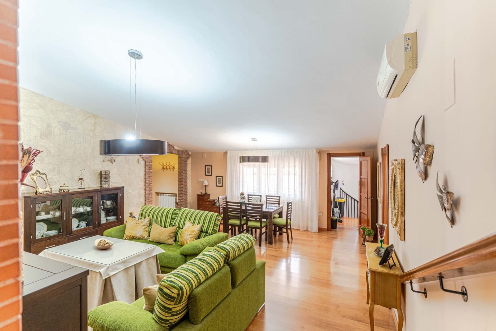 4 makuuhuone Huvila myytävänä paikassa Padul mukana uima-altaan - 389 000 € (Ref: 9624074)