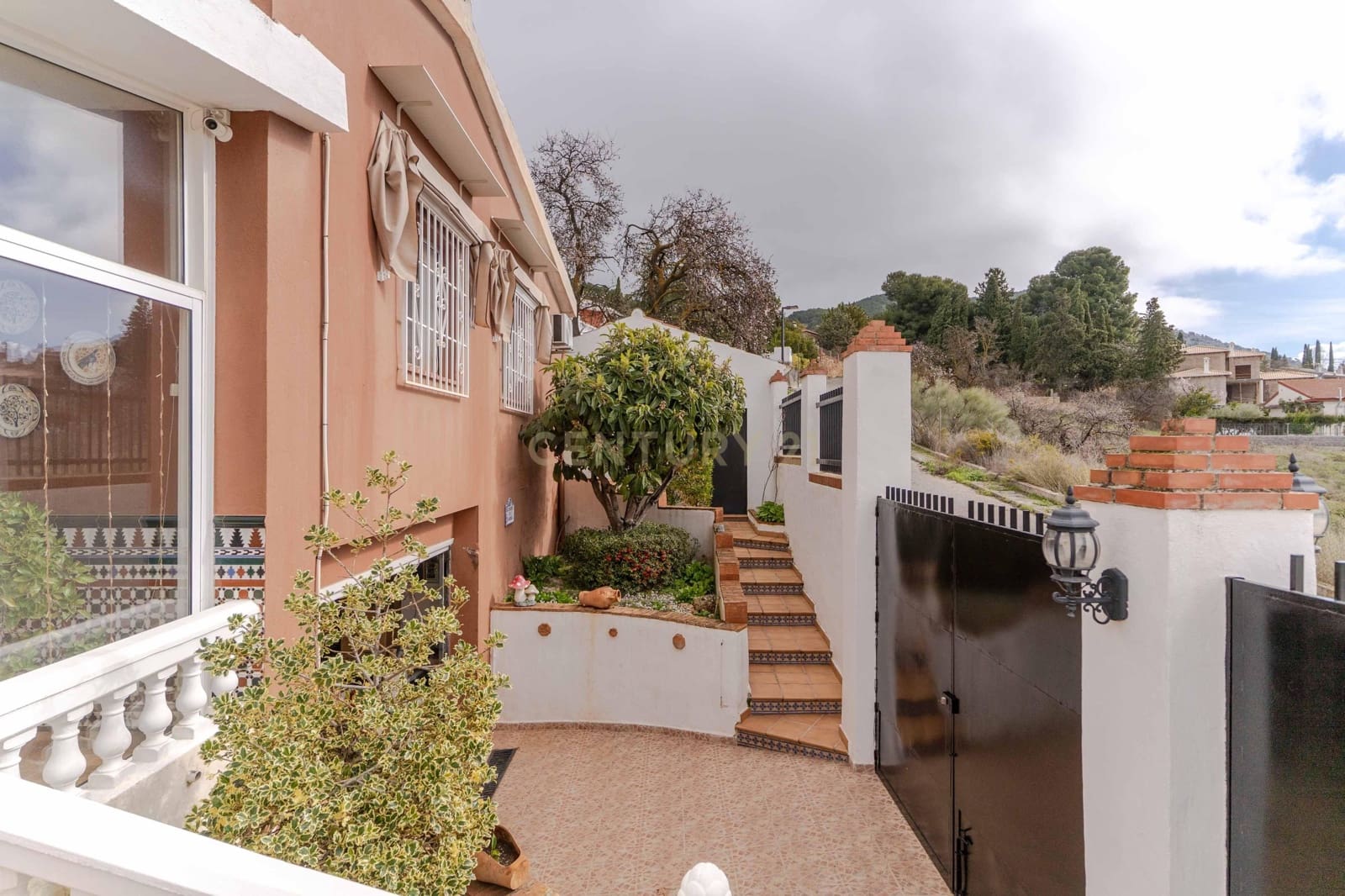 4 makuuhuone Huvila myytävänä paikassa Padul mukana uima-altaan - 389 000 € (Ref: 9624074)