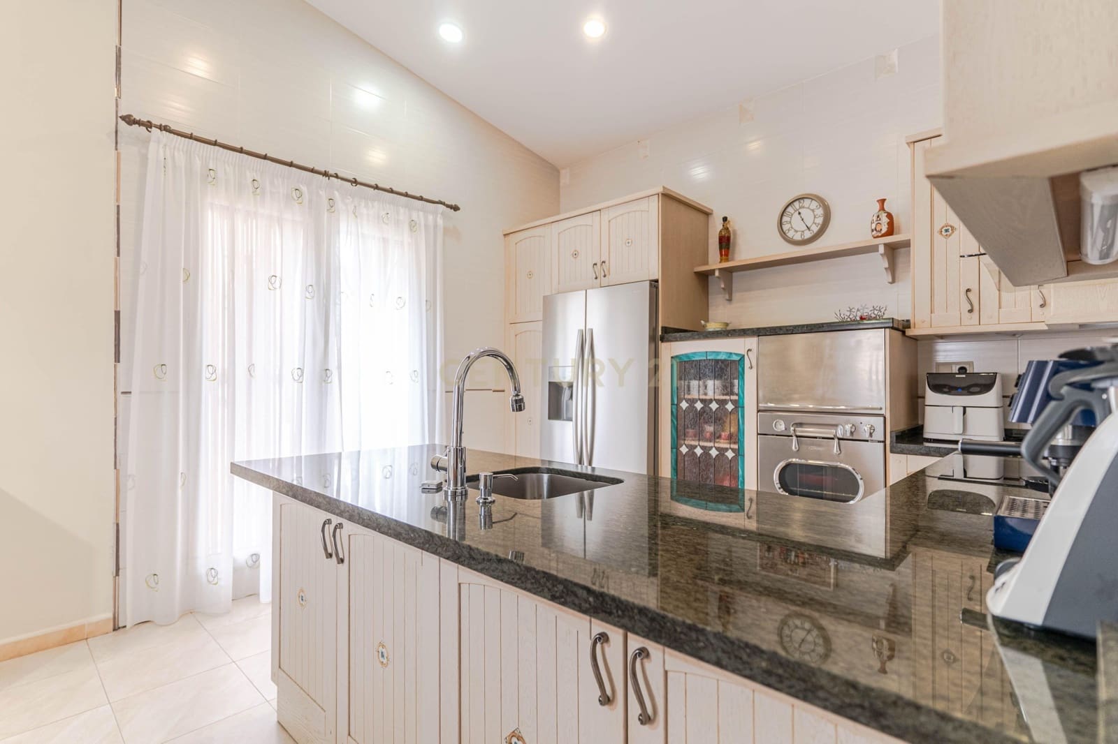 4 makuuhuone Huvila myytävänä paikassa Padul mukana uima-altaan - 389 000 € (Ref: 9624074)