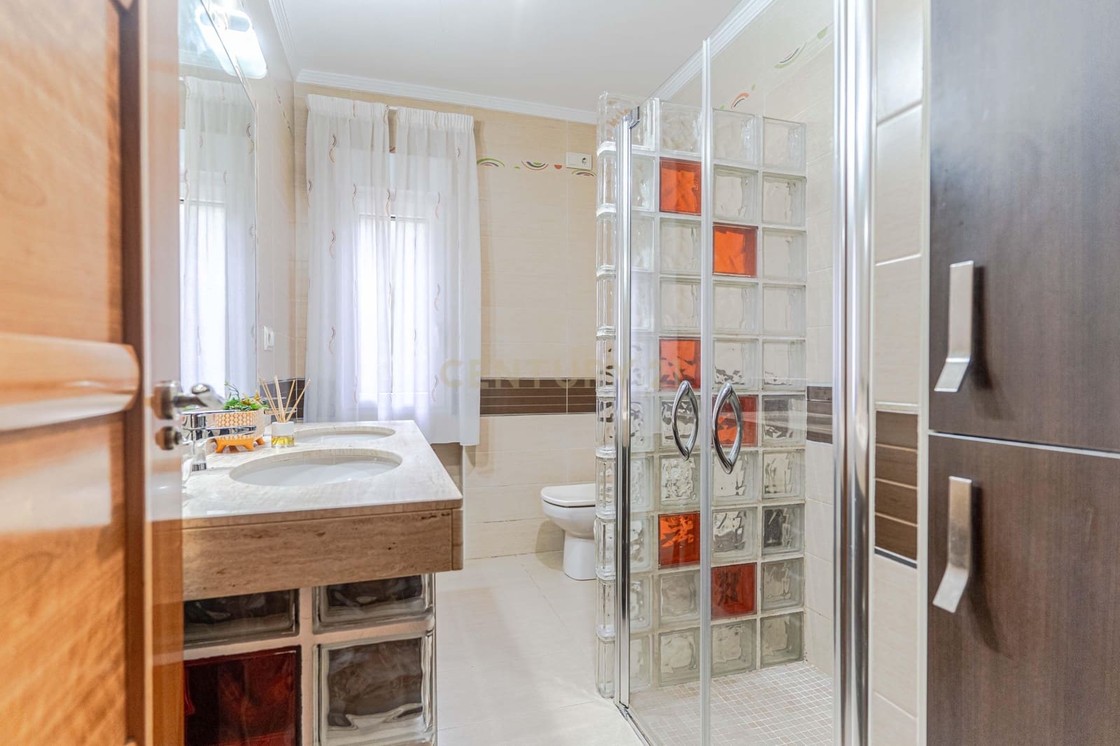 4 makuuhuone Huvila myytävänä paikassa Padul mukana uima-altaan - 389 000 € (Ref: 9624074)