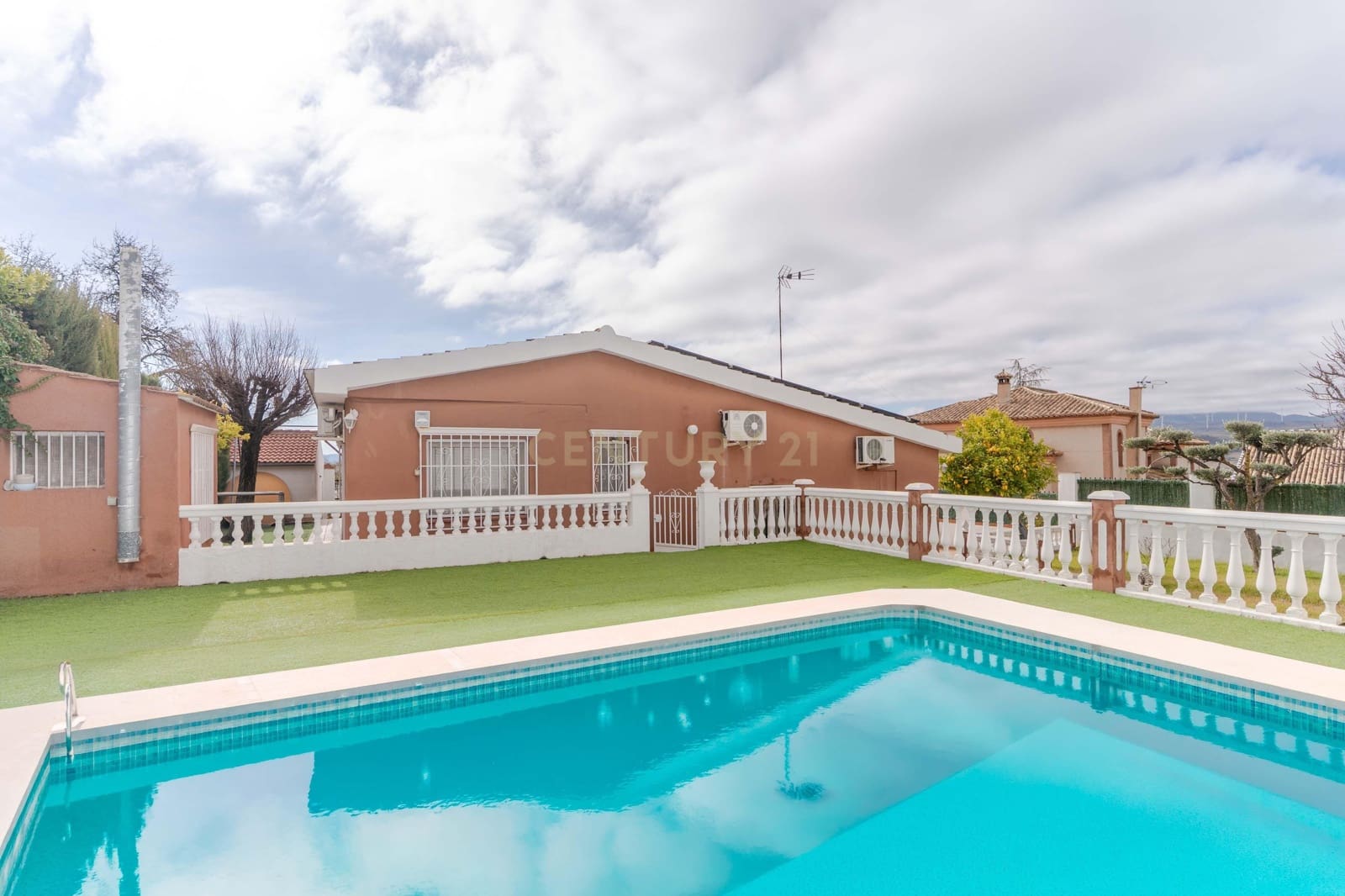 4 makuuhuone Huvila myytävänä paikassa Padul mukana uima-altaan - 389 000 € (Ref: 9624074)