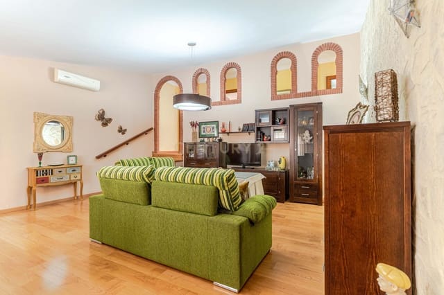 4 makuuhuone Huvila myytävänä paikassa Padul mukana uima-altaan - 389 000 € (Ref: 9624074)