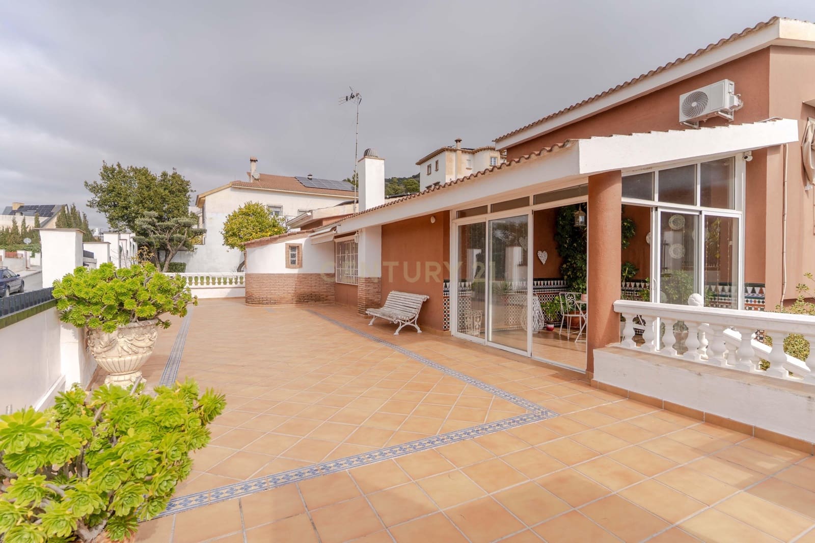 4 makuuhuone Huvila myytävänä paikassa Padul mukana uima-altaan - 389 000 € (Ref: 9624074)