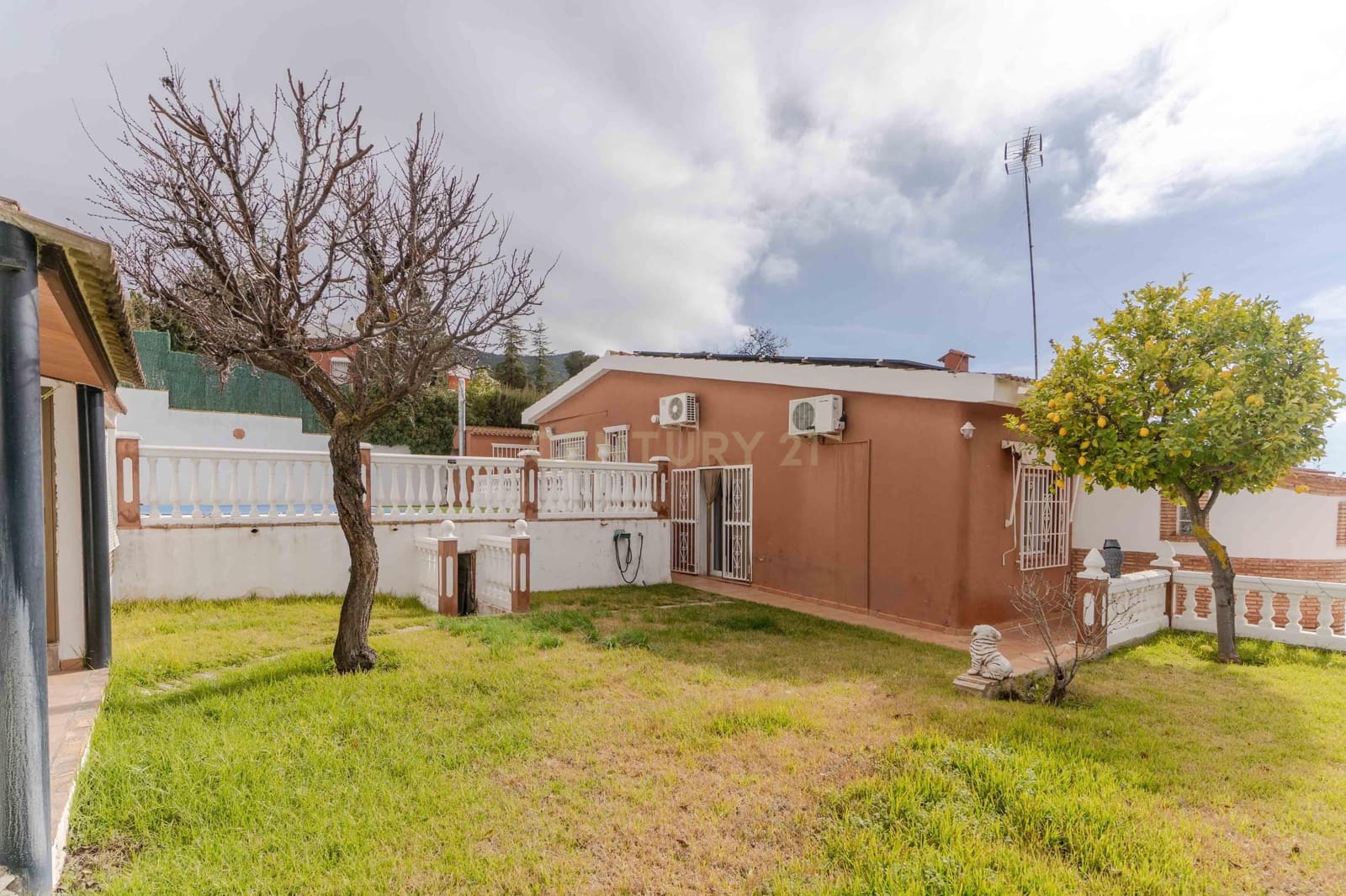 4 makuuhuone Huvila myytävänä paikassa Padul mukana uima-altaan - 389 000 € (Ref: 9624074)