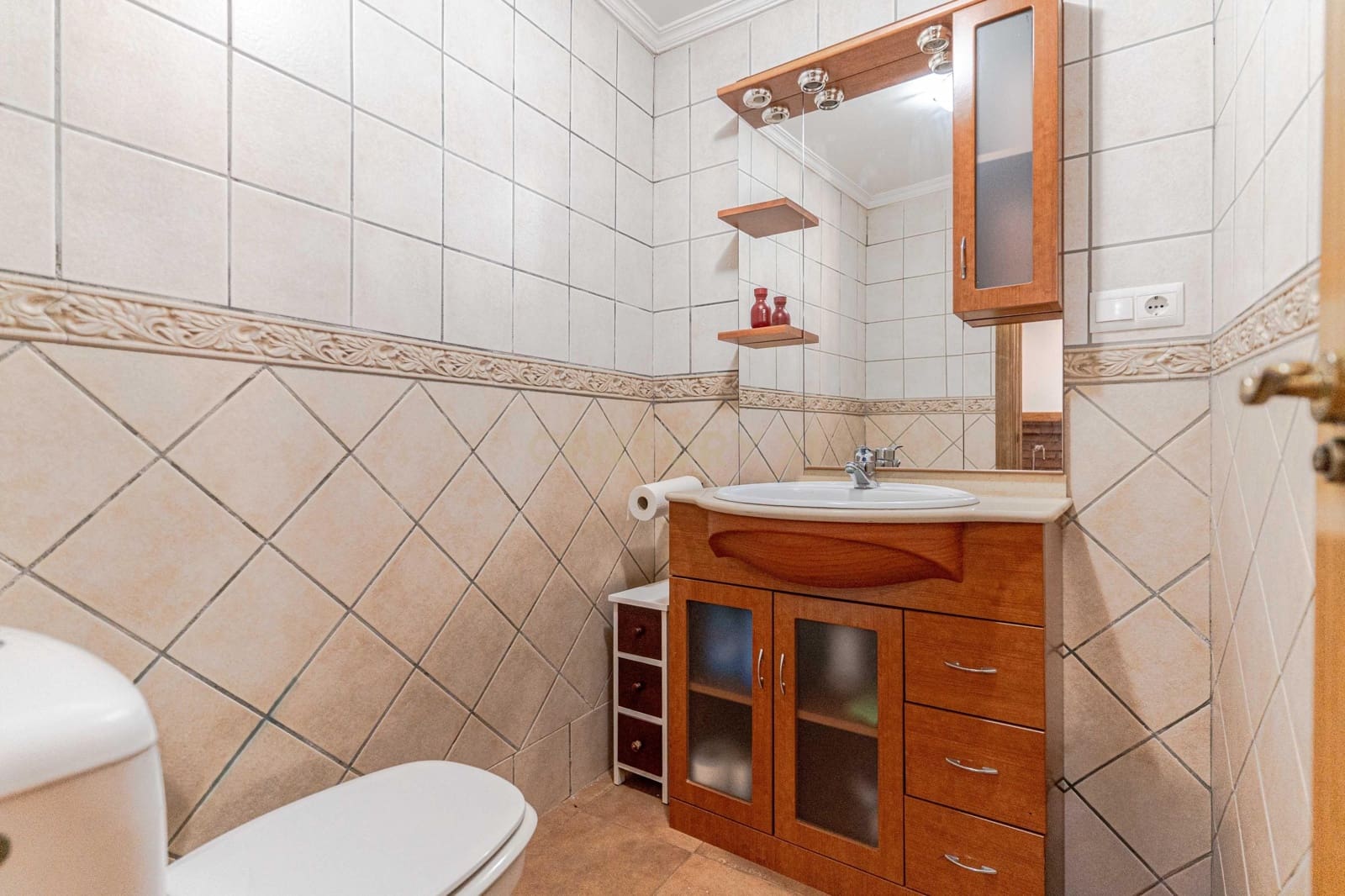 4 makuuhuone Huvila myytävänä paikassa Padul mukana uima-altaan - 389 000 € (Ref: 9624074)