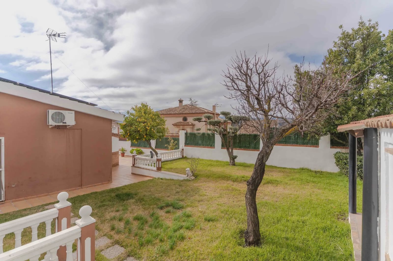 4 makuuhuone Huvila myytävänä paikassa Padul mukana uima-altaan - 389 000 € (Ref: 9624074)