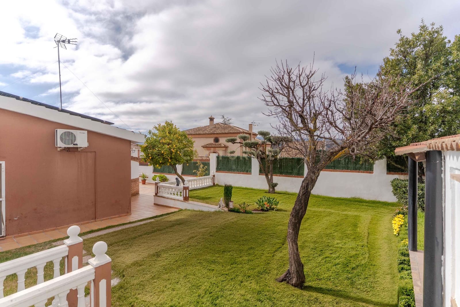 4 bedroom Villa for sale in Padul with pool - € 389,000 (Ref: 9624074)