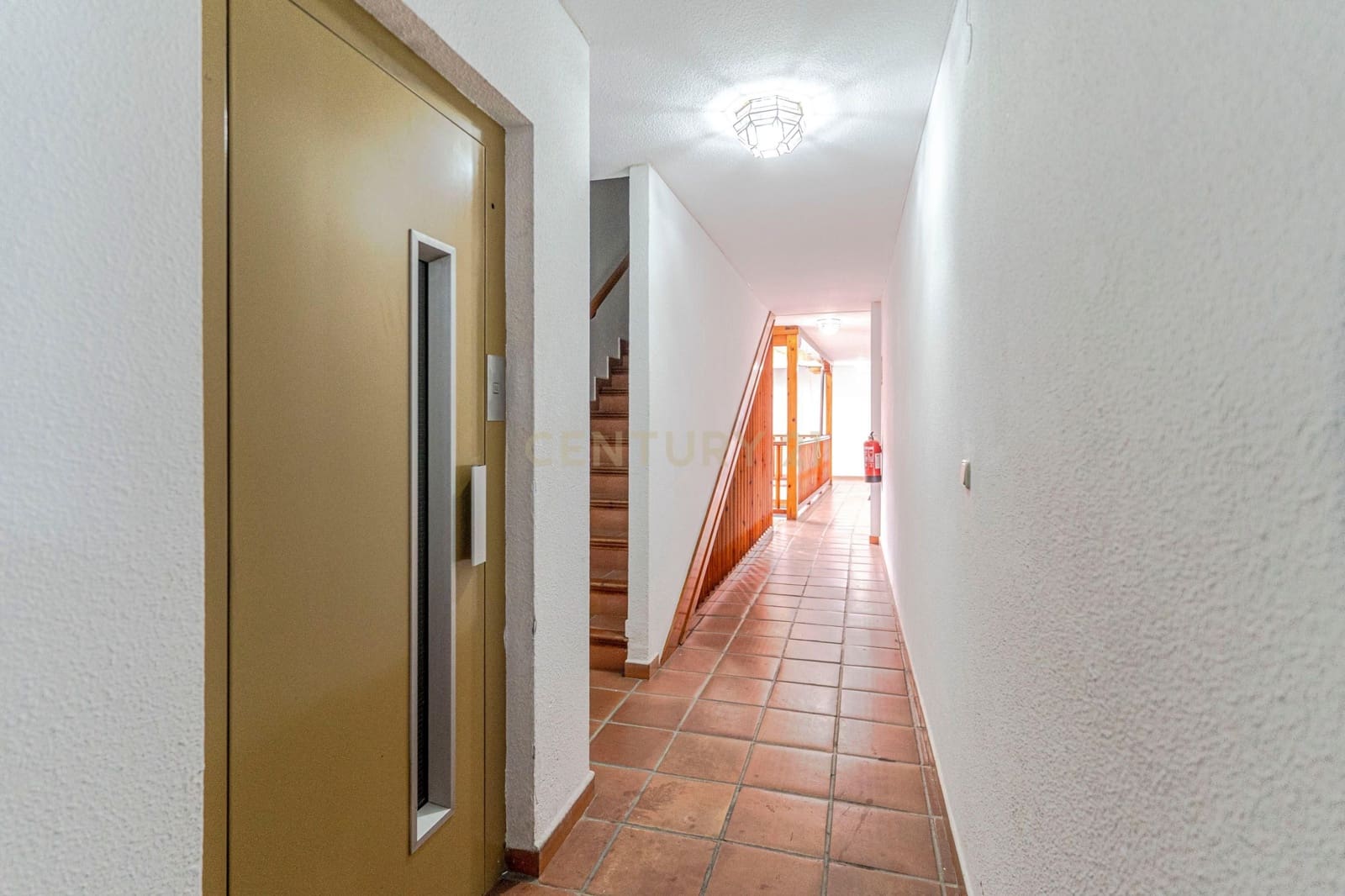 2 soveværelse Penthouse til leje i Granada by - € 900 (Ref: 9629370)