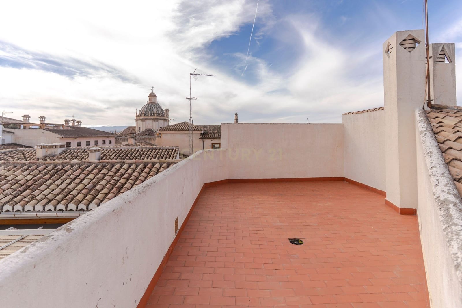 2 soveværelse Penthouse til leje i Granada by - € 900 (Ref: 9629370)