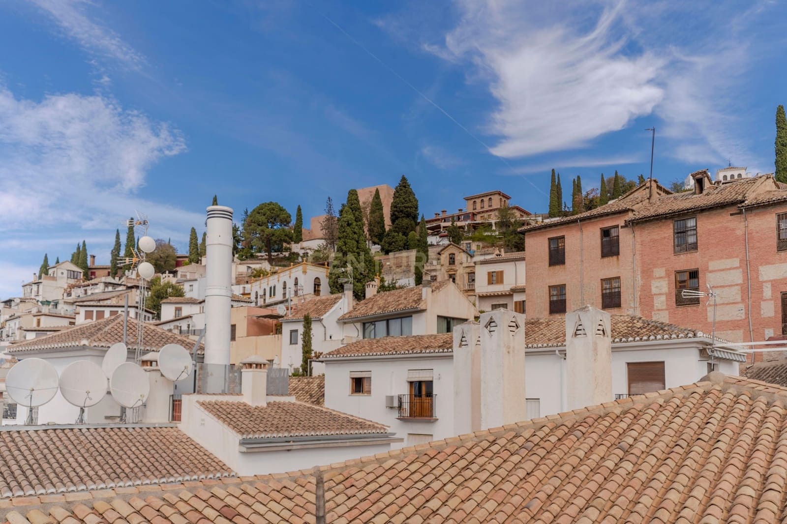 2 soveværelse Penthouse til leje i Granada by - € 900 (Ref: 9629370)